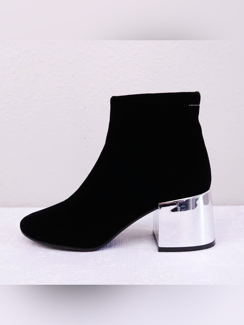 Maison Margiela MM6 Booties EU 39 Black Velvet Chrome Heeled Ankle Boots ITALY